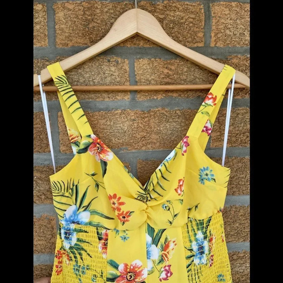 Likely yellow floral jumpsuit size 10 - Picture 3 of 11